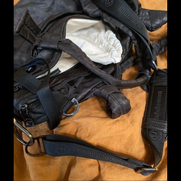 Lululemon Yoga Duffle Bag - Picture 5 of 11